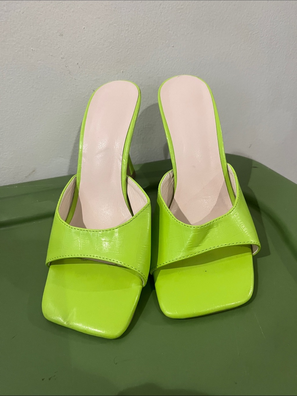 SHEIN Neon Lime Open-Toe Slide Mules
